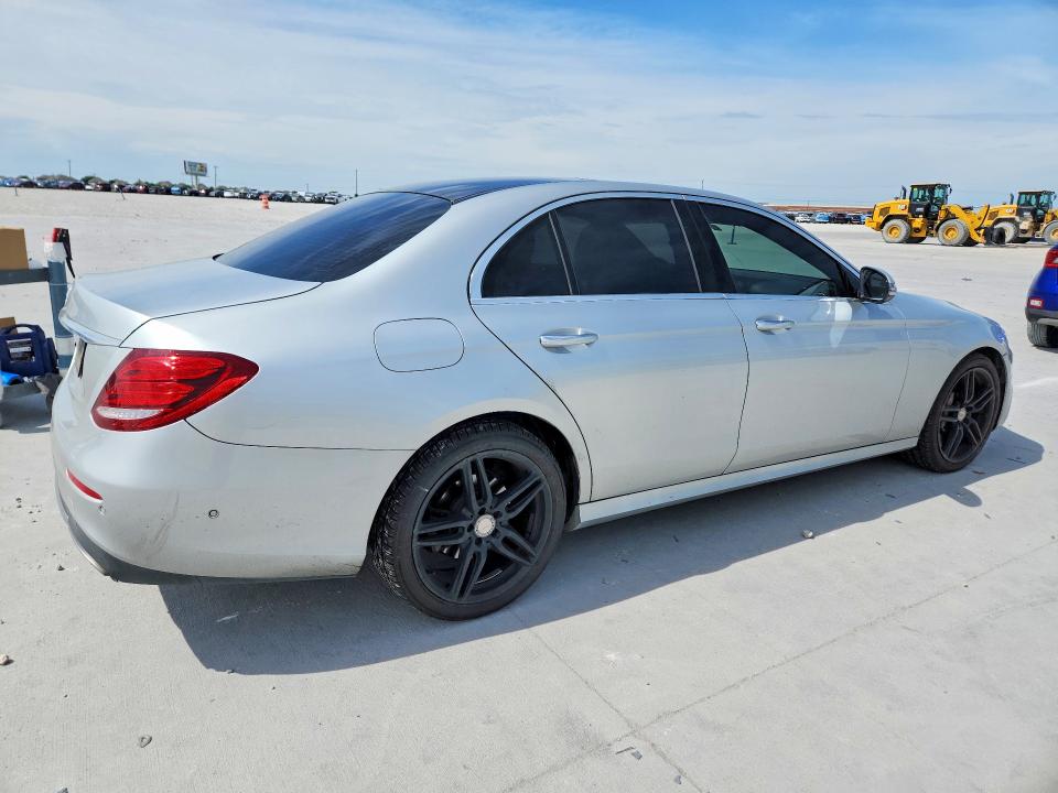 52462026 :رقم المزاد ، WDDZF4JB4HA042440 vin ، 2017 Mercedes-benz E مزاد بيع
