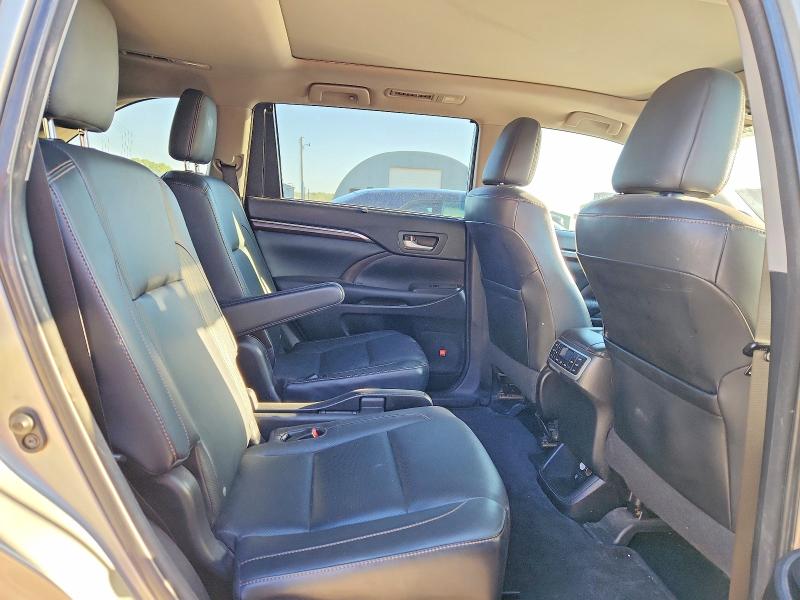 52506646 :رقم المزاد ، 5TDDKRFHXFS098991 vin ، 2015 Toyota Highlander مزاد بيع