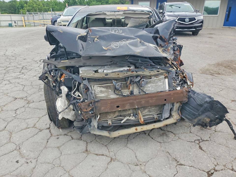 54747936 :رقم المزاد ، 4T1BK3EK5BU626049 vin ، 2011 Toyota Camry مزاد بيع