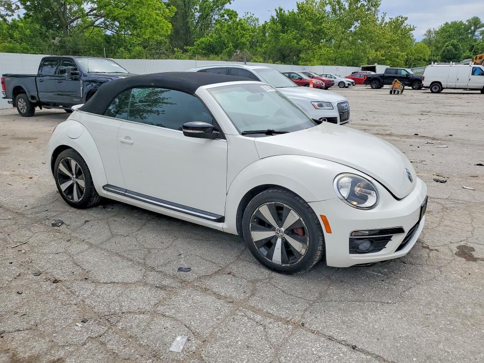 52611046 :رقم المزاد ، 3VW8T7AT4DM831576 vin ، 2013 Volkswagen Beetle مزاد بيع