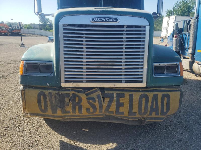 52703476 :رقم المزاد ، 1FUY3WEB0XPA75575 vin ، 1999 Freigliner Conventional مزاد بيع