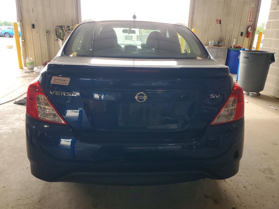 54872156 :رقم المزاد ، 3N1CN7AP8JL884814 vin ، 2018 Nissan Versa مزاد بيع