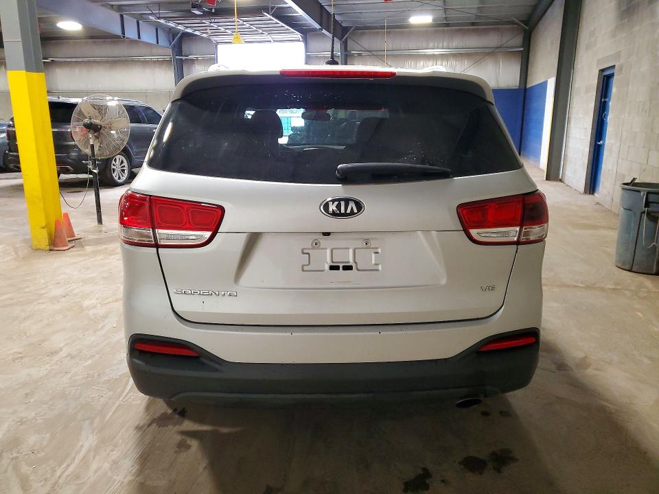 53603496 :رقم المزاد ، 5XYPG4A51JG406411 vin ، 2018 Kia Sorento مزاد بيع