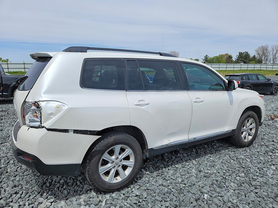 Продажа на аукционе авто 2013 Toyota Highlander, vin: 5TDBK3EHXDS278345, номер лота: 52717406