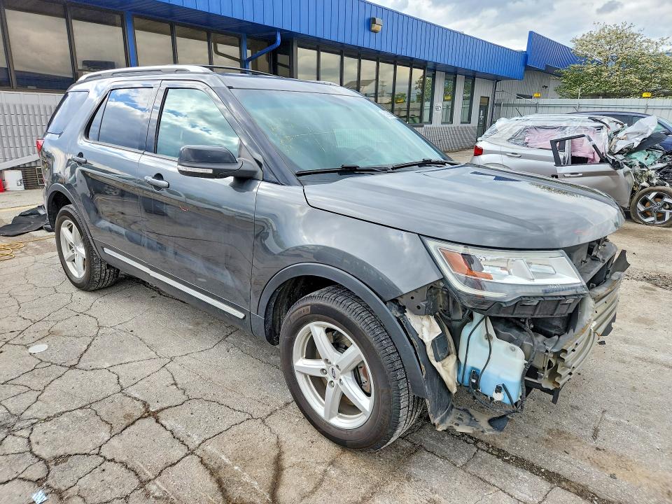 51990456 :رقم المزاد ، 1FM5K8D82HGA85520 vin ، 2017 Ford Explorer مزاد بيع