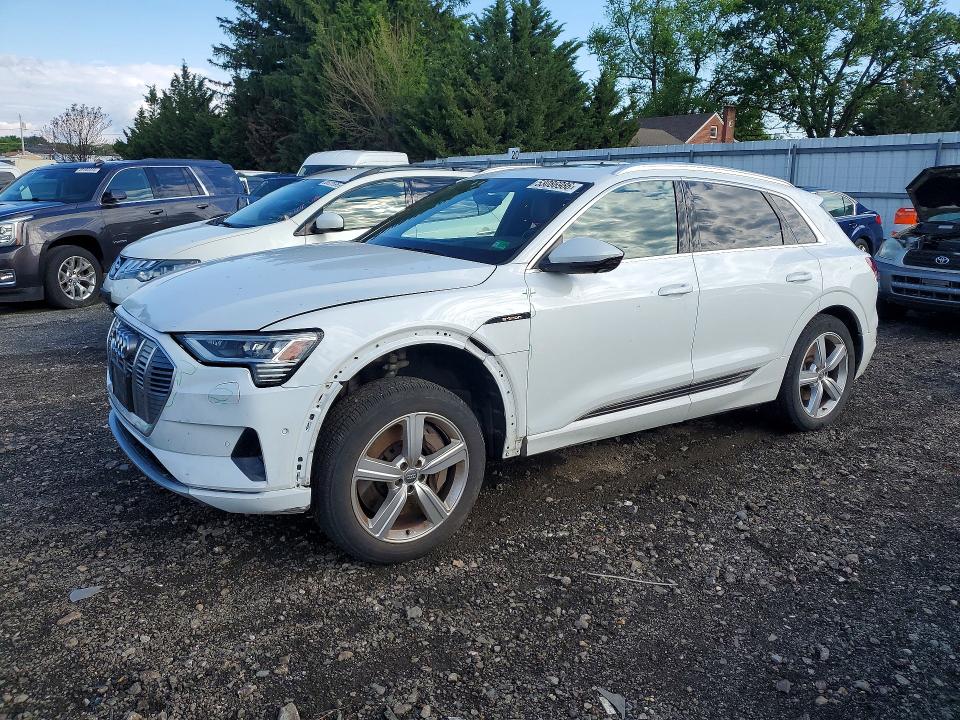 Продаж на аукціоні авто 2019 Audi E-tron, vin: WA1VABGE1KB017214, номер лоту: 53086986