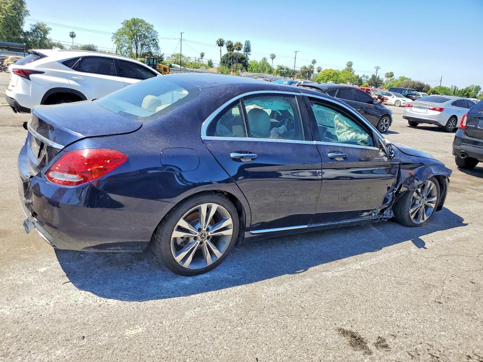 2018 Mercedes-benz C მანქანა იყიდება აუქციონზე, vin: 55SWF4JB6JU263868, აუქციონის ნომერი: 53237226
