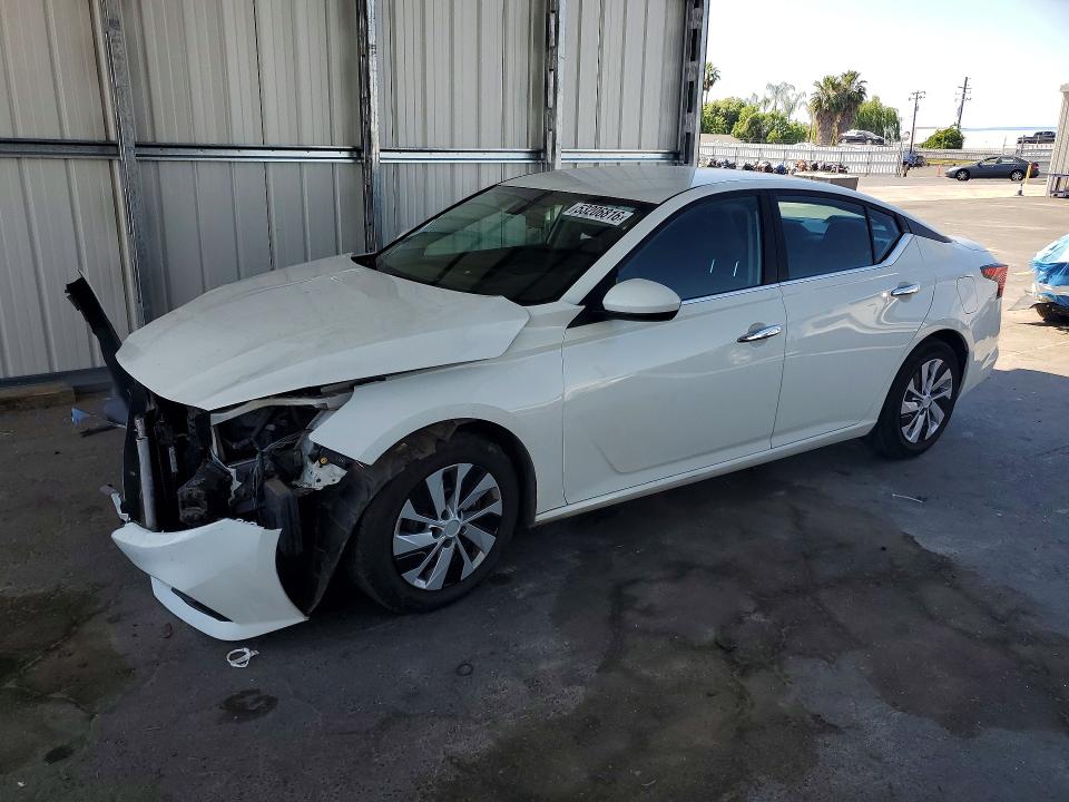 53206816 :رقم المزاد ، 1N4BL4BV4MN417037 vin ، 2021 Nissan Altima مزاد بيع