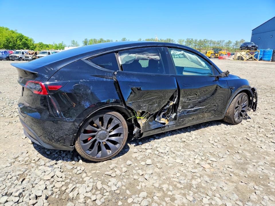 53346976 :رقم المزاد ، 7SAYGDEF3NF375136 vin ، 2022 Tesla Model Y مزاد بيع