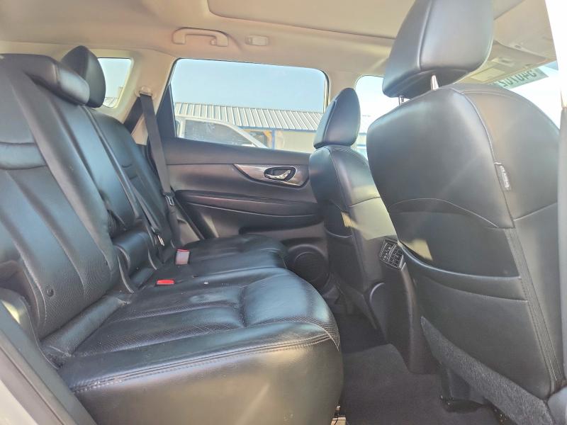 2015 Nissan Rogue მანქანა იყიდება აუქციონზე, vin: 5N1AT2MT7FC853073, აუქციონის ნომერი: 54070226