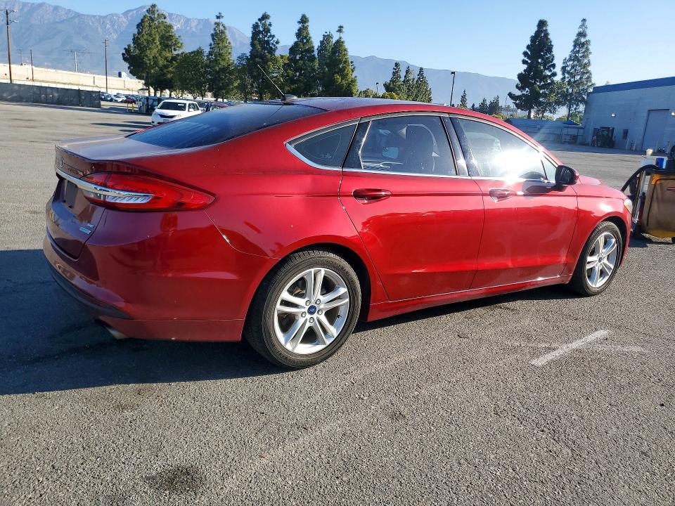52737546 :رقم المزاد ، 3FA6P0HD7JR186026 vin ، 2018 Ford Fusion مزاد بيع