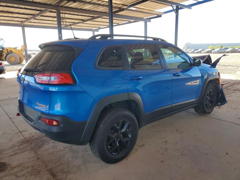 55039086 :رقم المزاد ، 1C4PJMBB2JD579617 vin ، 2018 Jeep Cherokee مزاد بيع