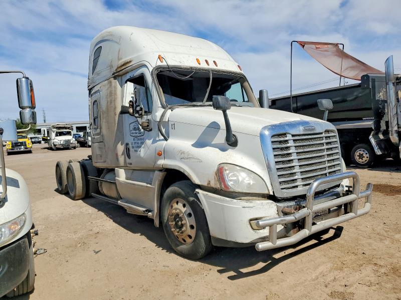 54550336 :رقم المزاد ، 3AKJGLD56FSGM6075 vin ، 2015 Freightliner Cascadia مزاد بيع