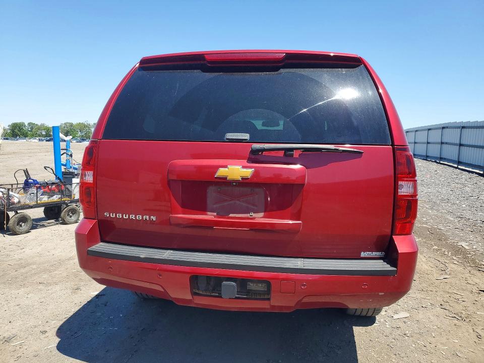 2014 Chevrolet Suburban მანქანა იყიდება აუქციონზე, vin: 1GNSKHE72ER180017, აუქციონის ნომერი: 53212066