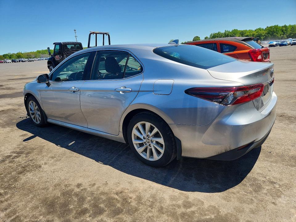 52495526 :رقم المزاد ، 4T1R11AK7NU704749 vin ، 2022 Toyota Camry مزاد بيع