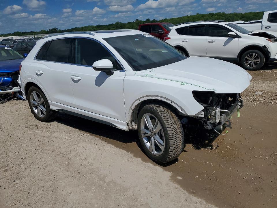 52777606 :رقم المزاد ، WA1DECF38M1142239 vin ، 2021 Audi Q3 مزاد بيع