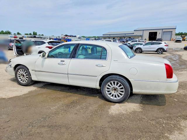 Продажа на аукционе авто 2004 Lincoln Town Car, vin: 1LNHM83W44Y680171, номер лота: 54993966