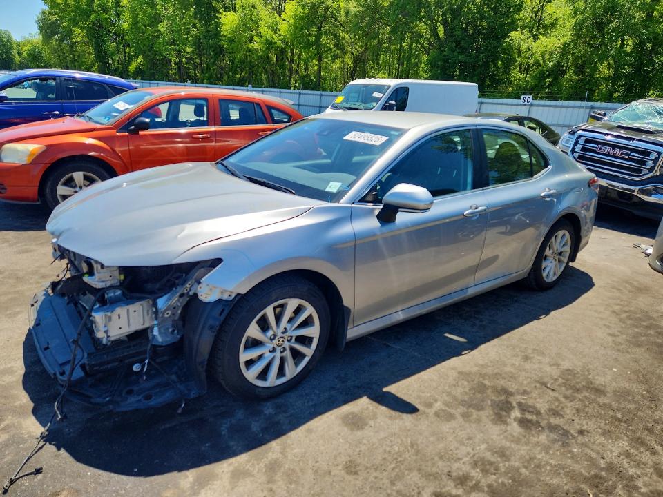 52495526 :رقم المزاد ، 4T1R11AK7NU704749 vin ، 2022 Toyota Camry مزاد بيع