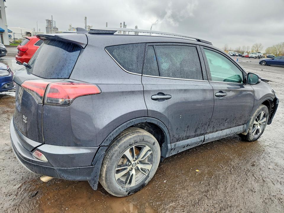 52132746 :رقم المزاد ، 2T3RFREV7JW700321 vin ، 2018 Toyota Rav4 مزاد بيع