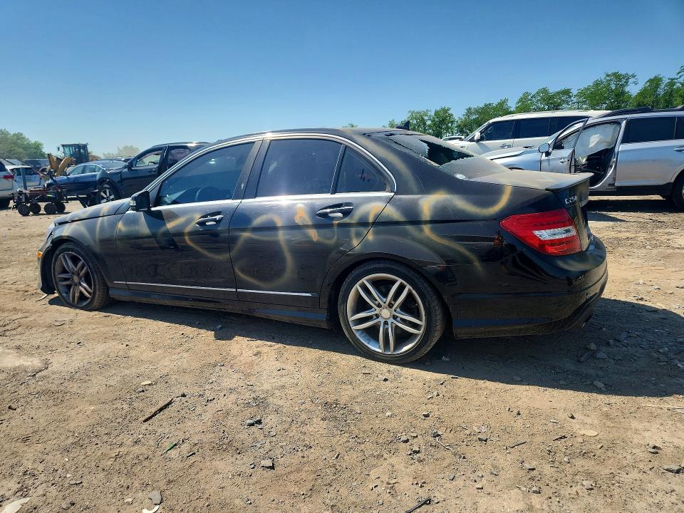2013 Mercedes-benz C მანქანა იყიდება აუქციონზე, vin: WDDGF4HB0DR243101, აუქციონის ნომერი: 53586076