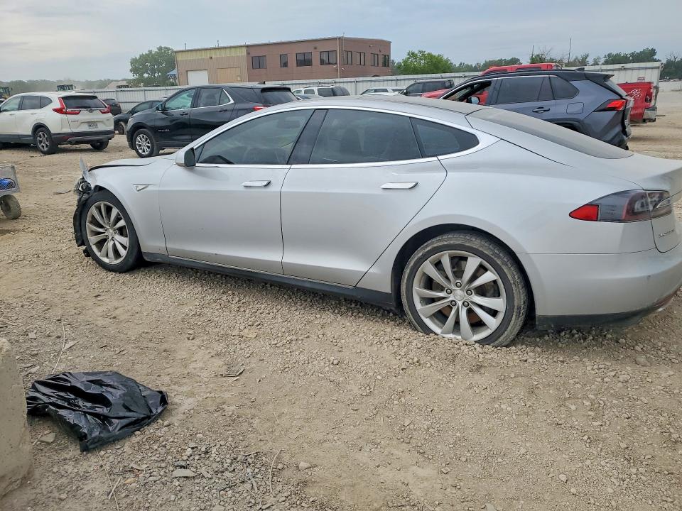 2014 Tesla Model S მანქანა იყიდება აუქციონზე, vin: 5YJSA1H18EFP45077, აუქციონის ნომერი: 55179076