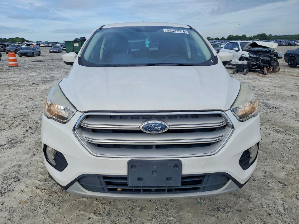 55021076 :رقم المزاد ، 1FMCU0GD8JUA35675 vin ، 2018 Ford Escape مزاد بيع