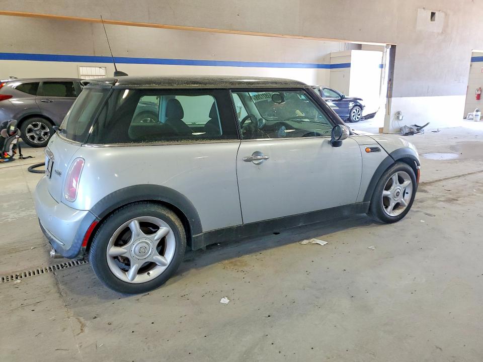 2006 Mini Cooper მანქანა იყიდება აუქციონზე, vin: WMWRC33506TJ74047, აუქციონის ნომერი: 53921286