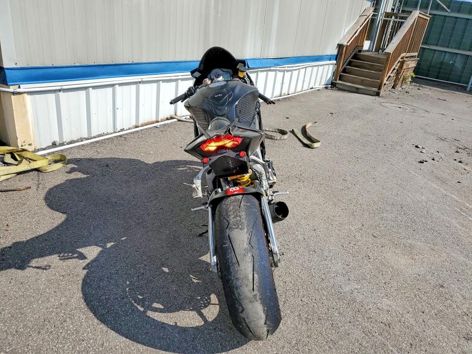 50123416 :رقم المزاد ، ZD4RKUA42ES000365 vin ، 2014 Aprilia Rsv4 مزاد بيع