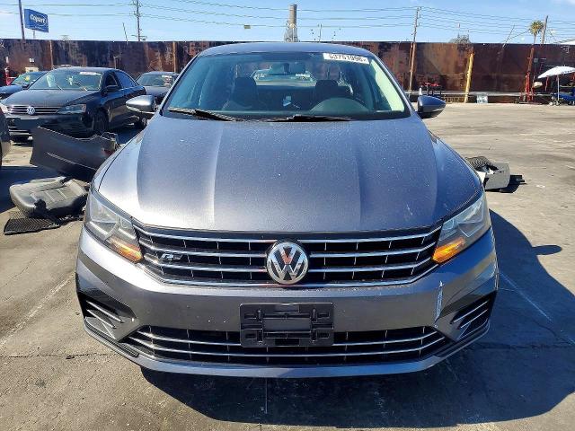 Продажа на аукционе авто 2018 Volkswagen Passat, vin: 1VWAA7A34JC032160, номер лота: 53751996