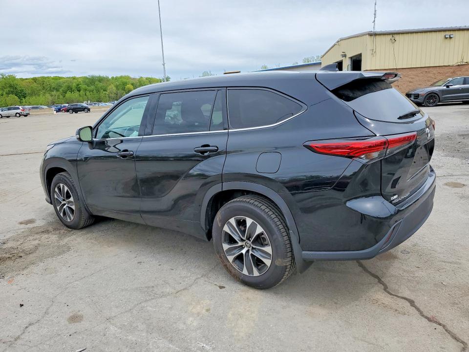 52450406 :رقم المزاد ، 5TDGZRBH3NS587424 vin ، 2022 Toyota Highlander مزاد بيع