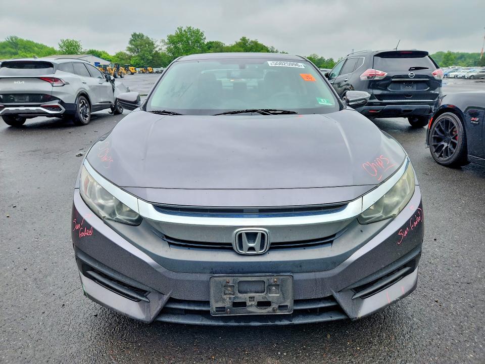 55025996 :رقم المزاد ، 2HGFC2F51JH539595 vin ، 2018 Honda Civic مزاد بيع