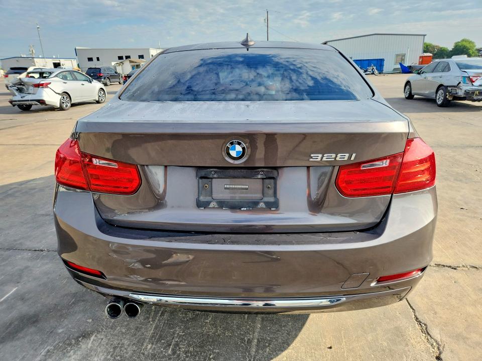 2014 Bmw 328 მანქანა იყიდება აუქციონზე, vin: WBA3A5G53ENP33174, აუქციონის ნომერი: 54730006