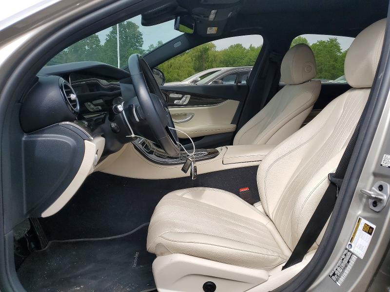54669016 :رقم المزاد ، W1KZF8EB9NB026158 vin ، 2022 Mercedes-benz E مزاد بيع