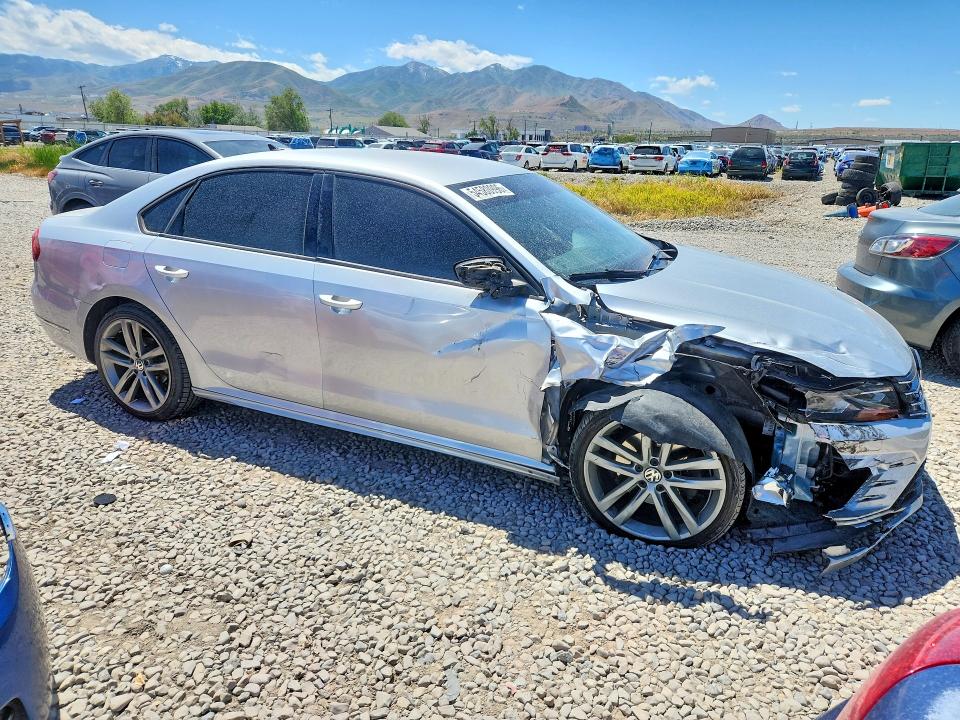 54580996 :رقم المزاد ، 1VWAA7A34JC001555 vin ، 2018 Volkswagen Passat مزاد بيع