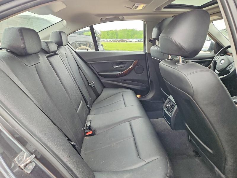 52188056 :رقم المزاد ، WBA3C3C53EF987319 vin ، 2014 Bmw 320 مزاد بيع