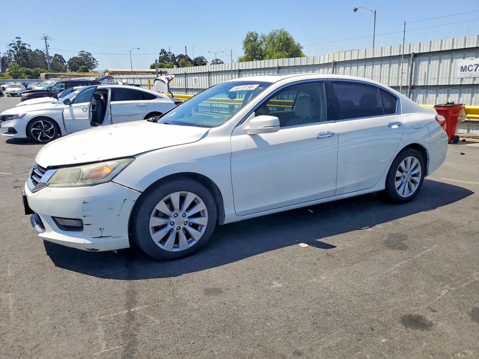 54419196 :رقم المزاد ، 1HGCR3F88FA015691 vin ، 2015 Honda Accord مزاد بيع