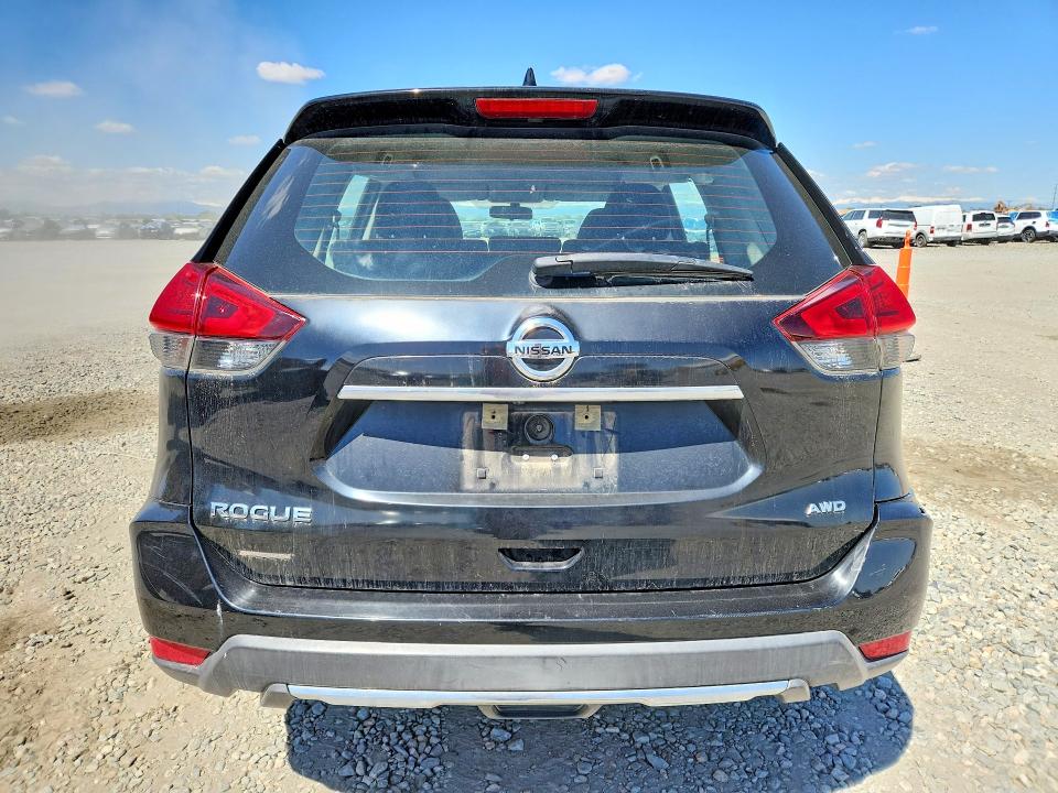 51601146 :رقم المزاد ، KNMAT2MV1HP617326 vin ، 2017 Nissan Rogue مزاد بيع