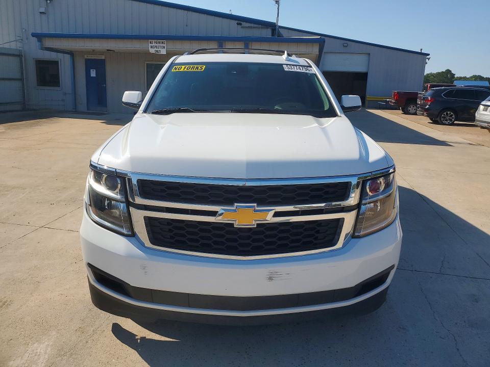 2017 Chevrolet Suburban მანქანა იყიდება აუქციონზე, vin: 1GNSKHKC3HR303121, აუქციონის ნომერი: 53774796