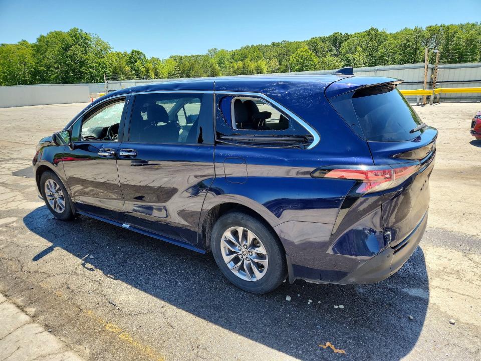 Продажа на аукционе авто 2021 Toyota Sienna, vin: 5TDYRKEC9MS034075, номер лота: 53261246