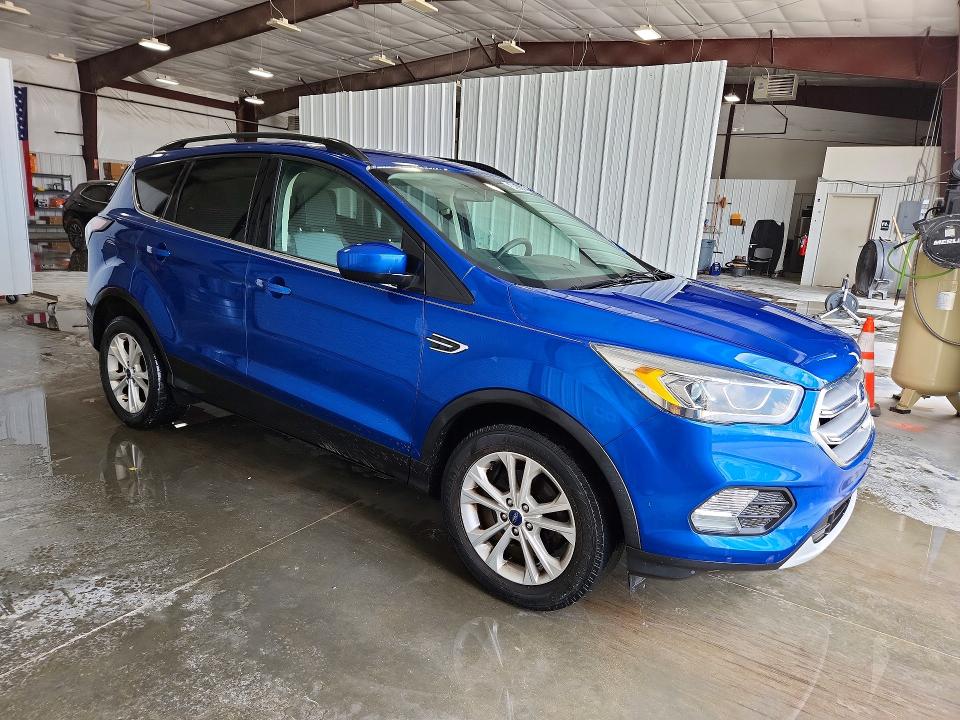 2017 Ford Escape მანქანა იყიდება აუქციონზე, vin: 1FMCU0GD2HUE46340, აუქციონის ნომერი: 54851456