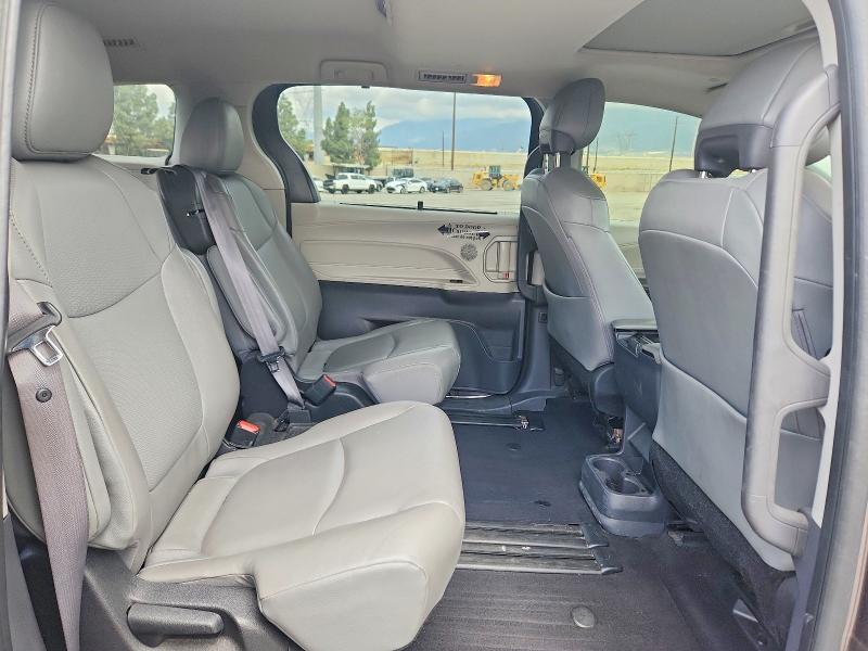 2022 Toyota Sienna მანქანა იყიდება აუქციონზე, vin: 5TDYRKEC4NS108827, აუქციონის ნომერი: 55215296