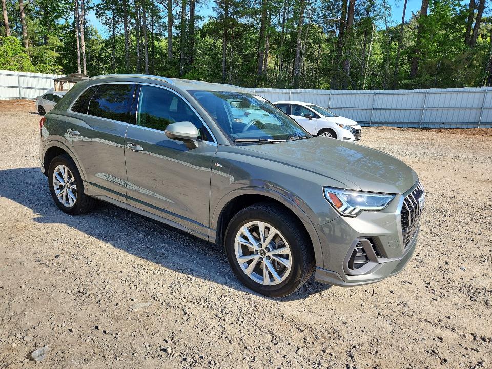 2024 Audi Q3 მანქანა იყიდება აუქციონზე, vin: WA1DECF38R1040155, აუქციონის ნომერი: 51475446