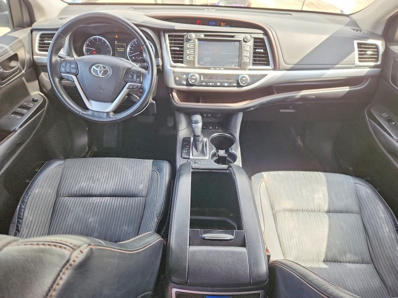 53346786 :رقم المزاد ، 5TDBZRFHXHS419188 vin ، 2017 Toyota Highlander مزاد بيع