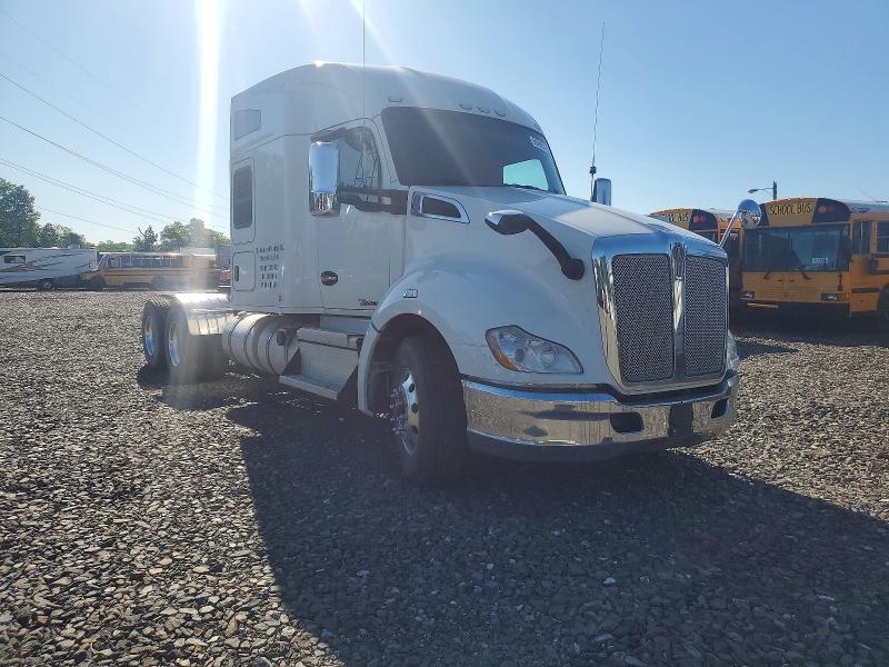 Продажа на аукционе авто 2020 Kenworth Tractor, vin: 1XKYD49X4LJ390425, номер лота: 55596296