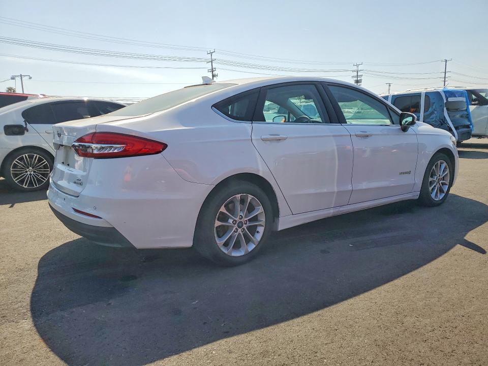 2019 Ford Fusion მანქანა იყიდება აუქციონზე, vin: 3FA6P0LU6KR261615, აუქციონის ნომერი: 52357476