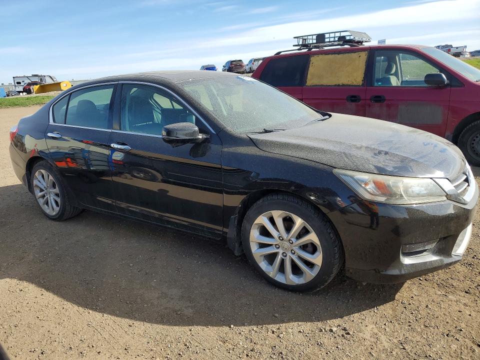 2014 Honda Accord მანქანა იყიდება აუქციონზე, vin: 1HGCR3F91EA800402, აუქციონის ნომერი: 51720126