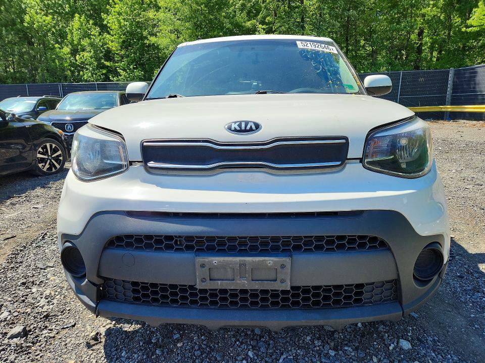 52192646 :رقم المزاد ، KNDJN2A24J7562381 vin ، 2018 Kia Soul مزاد بيع