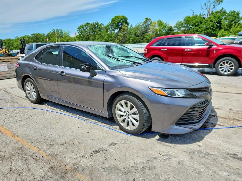2019 Toyota Camry მანქანა იყიდება აუქციონზე, vin: 4T1B11HK8KU713804, აუქციონის ნომერი: 52415236