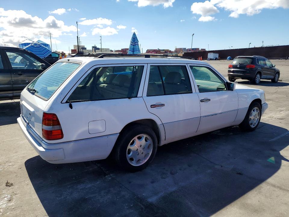 Продажа на аукционе авто 1995 Mercedes-benz E, vin: WDBEA92E3SF304552, номер лота: 55562916