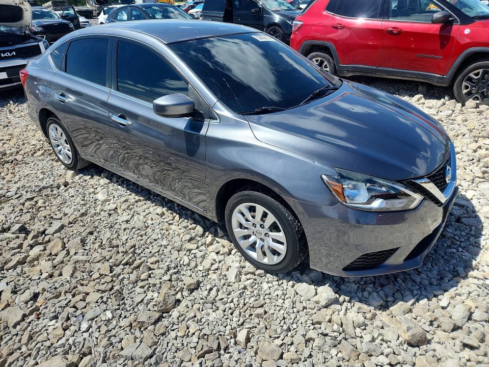 52602836 :رقم المزاد ، 3N1AB7AP5JY290734 vin ، 2018 Nissan Sentra مزاد بيع